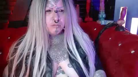 Snapshot of venus_rock chatting on 07.20.26 Venus Ink online show from 07.20.26