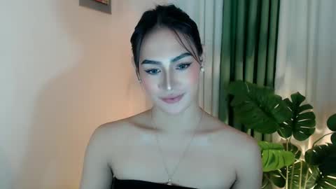 Snapshot of venus_sunrise07xx chatting on 11.07.25 Venus Sunrise Bombshell online show from 11.07.25