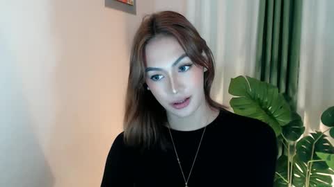 Snapshot of venus_sunrise07xx chatting on 12.04.25 Venus Sunrise Bombshell online show from 12.04.25