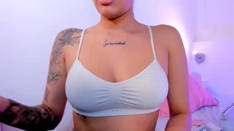 Snapshot of venusevans1 chatting on 12.15.25 Venus Evans online show from 12.15.25