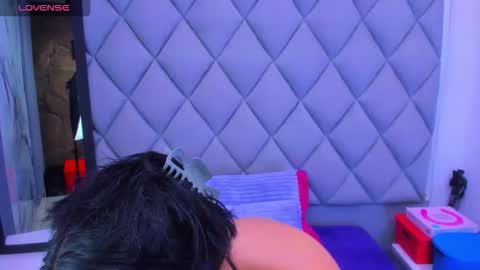 Venusowen  online show from 11.13.25