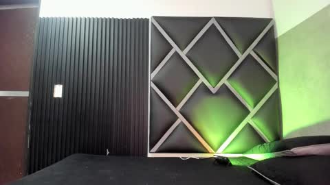 venuss09 online show from 10.27.25