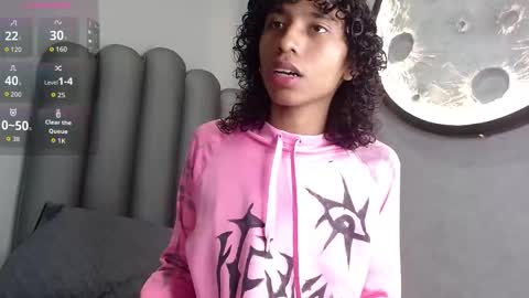 venuss_03 online show from 10.18.25