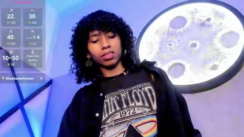 venuss_03 online show from 11.12.25