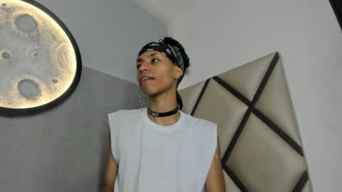 venuss_03 online show from 05.06.26