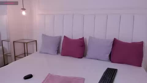 Venus Moon online show from 03.17.26