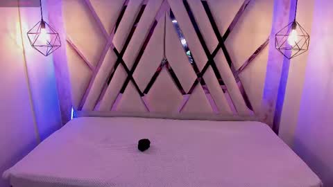 Snapshot of verabest chatting on 02.21.25 Domelipa online show from 02.21.25