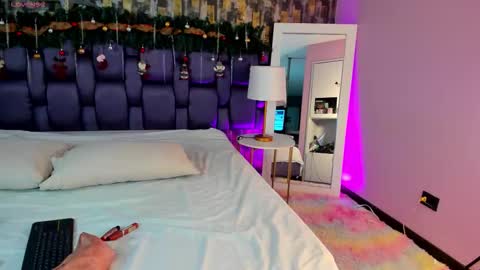 Im Vera  online show from 12.17.25