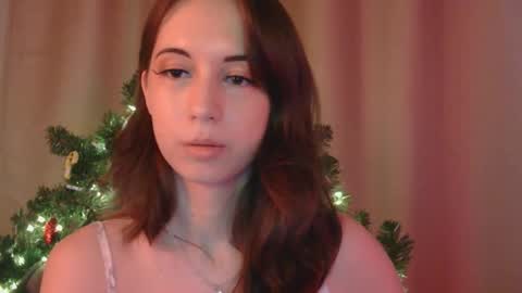 Snapshot of veralush chatting on 12.18.25 Una online show from 12.18.25