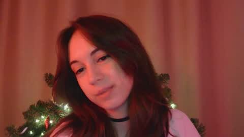 Snapshot of veralush chatting on 12.19.25 Una online show from 12.19.25