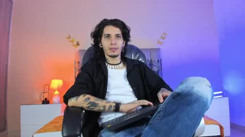 Snapshot of vergil_noir chatting on 05.15.26 vergil_noir online show from 05.15.26