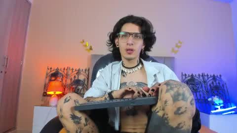 Snapshot of vergil_noir chatting on 05.16.26 vergil_noir online show from 05.16.26