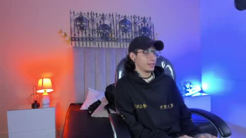 Snapshot of vergil_noir chatting on 05.19.26 vergil_noir online show from 05.19.26