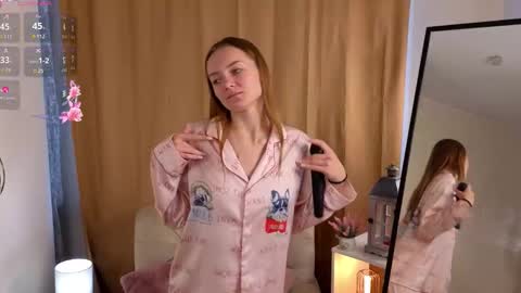 Snapshot of vernitashinsky chatting on 09.20.25 Olivia online show from 09.20.25