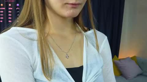 Snapshot of vernitashinsky chatting on 11.08.25 Olivia online show from 11.08.25