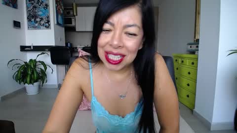 Snapshot of vero_milf chatting on 02.22.25 vero_milf online show from 02.22.25