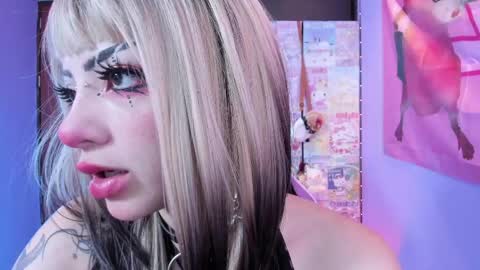 Snapshot of vero_osb chatting on 04.21.26 online show from 04.21.26