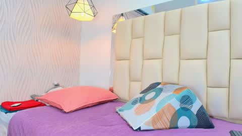 Snapshot of vero_temptation chatting on 11.20.25 Vero online show from 11.20.25