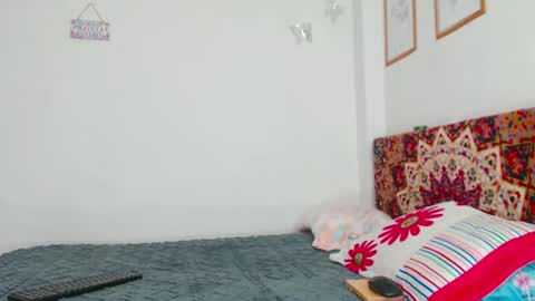 Snapshot of verocute7 chatting on 09.24.25 Vero online show from 09.24.25