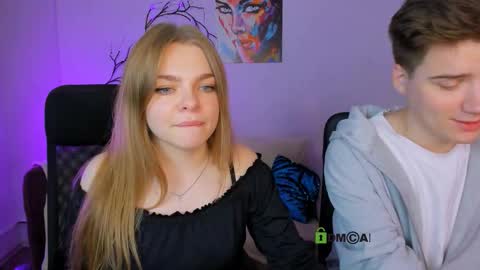 Snapshot of veronica_bubble chatting on 10.01.25 Ronni online show from 10.01.25