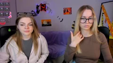 Snapshot of veronica_bubble chatting on 10.20.25 Ronni online show from 10.20.25