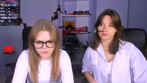 Snapshot of veronica_bubble chatting on 10.25.25 Ronni online show from 10.25.25