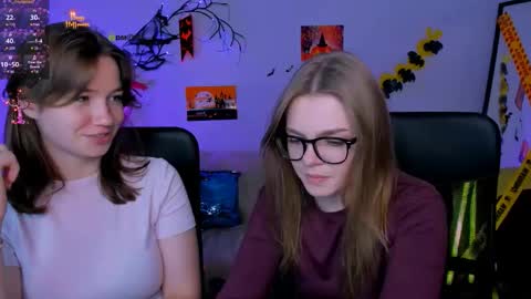 Snapshot of veronica_bubble chatting on 10.28.25 Ronni online show from 10.28.25