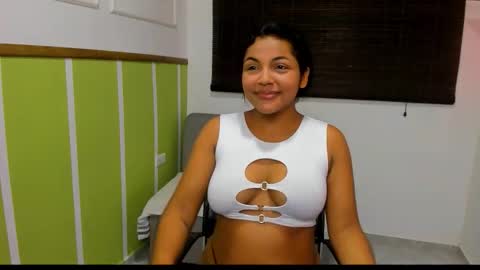 Snapshot of veronica_em1 chatting on 11.03.25 VERONICA online show from 11.03.25