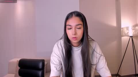 Snapshot of veronicablue1 chatting on 09.25.25 Vero online show from 09.25.25