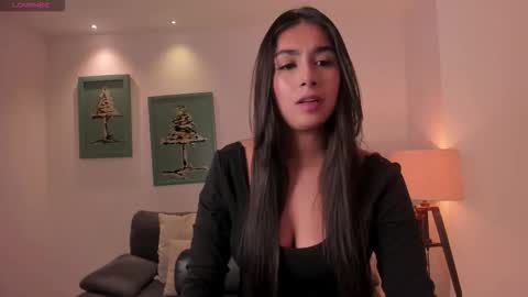 Snapshot of veronicablue1 chatting on 10.29.25 Vero online show from 10.29.25