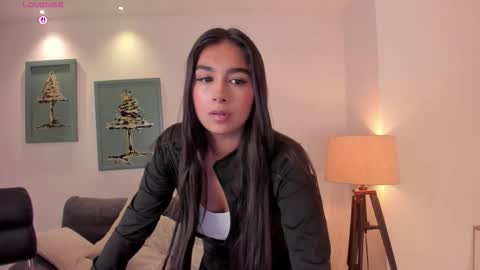 Snapshot of veronicablue1 chatting on 10.30.25 Vero online show from 10.30.25