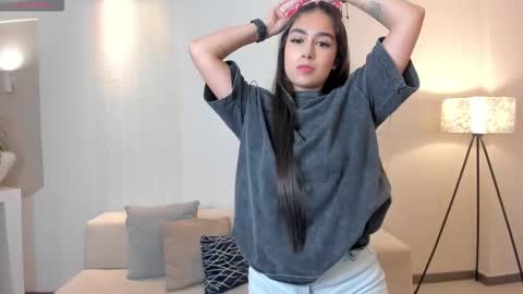 Snapshot of veronicablue1 chatting on 11.10.25 Vero online show from 11.10.25