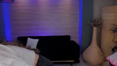 Vero  online show from 02.26.26