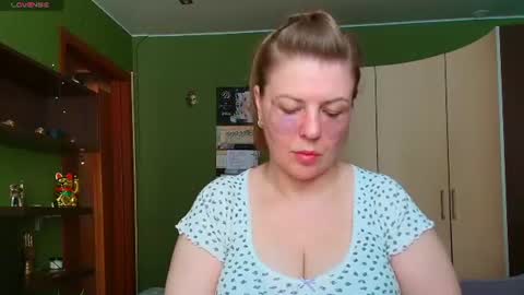 Snapshot of veronikawgold chatting on 08.09.26 VeronikawGold online show from 08.09.26