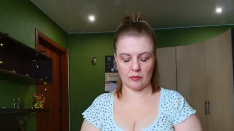 Snapshot of veronikawgold chatting on 08.09.26 VeronikawGold online show from 08.09.26
