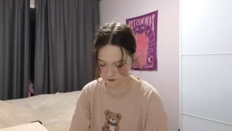 Snapshot of veroniquecabarcas chatting on 06.30.26 Anna online show from 06.30.26