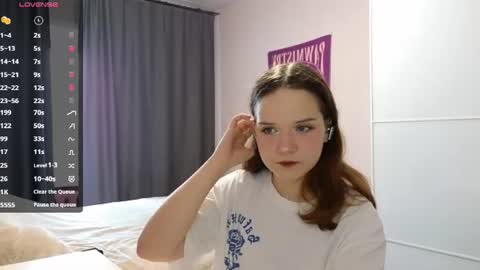 Snapshot of veroniquecabarcas chatting on 07.19.26 Anna online show from 07.19.26