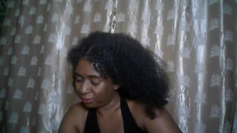 Snapshot of verronique1511 chatting on 05.14.26 verronique1511 online show from 05.14.26