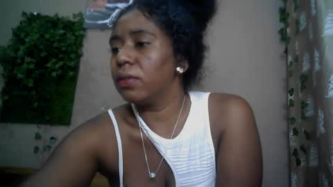 Snapshot of verronique1511 chatting on 06.16.26 verronique1511 online show from 06.16.26