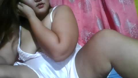 Snapshot of versatile_hottie_asian chatting on 06.18.26 versatile_hottie_asian online show from 06.18.26