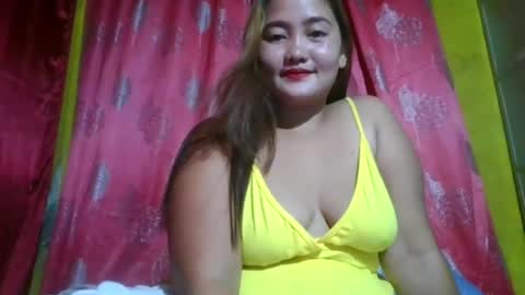 Snapshot of versatile_hottie_asian chatting on 06.21.26 versatile_hottie_asian online show from 06.21.26