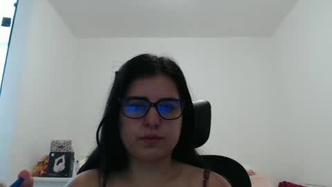 Snapshot of veruca99 chatting on 11.03.25 veruca99 online show from 11.03.25