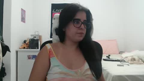 Snapshot of veruca99 chatting on 12.21.25 veruca99 online show from 12.21.25