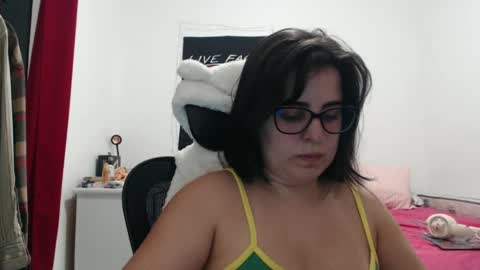 Snapshot of veruca99 chatting on 04.25.26 veruca99 online show from 04.25.26