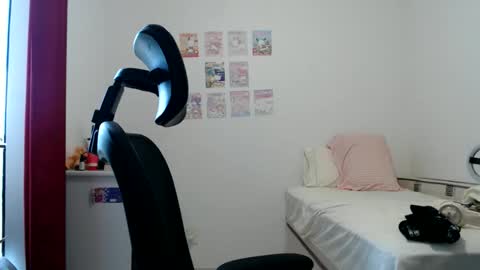 Snapshot of veruca99 chatting on 05.25.26 veruca99 online show from 05.25.26