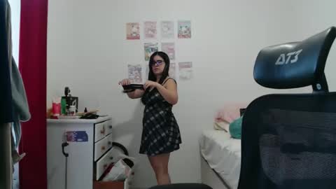 Snapshot of veruca99 chatting on 05.27.26 veruca99 online show from 05.27.26