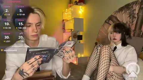 Snapshot of veryraretwins chatting on 01.06.25 veryraretwins online show from 01.06.25