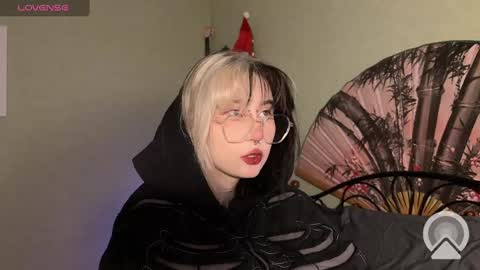 Snapshot of veryraretwins chatting on 01.19.25 veryraretwins online show from 01.19.25