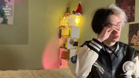 Snapshot of veryraretwins chatting on 02.05.25 veryraretwins online show from 02.05.25