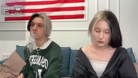 Snapshot of veryraretwins chatting on 01.06.26 veryraretwins online show from 01.06.26